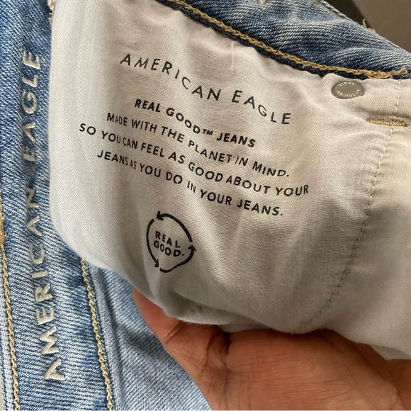 < American Eagle Light Wash Blue Jeans 28” > - Picture 3 of 4